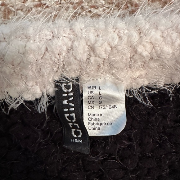 Really soft H&M sweater with jeweled buttons. Size L. - Picture 6 of 8